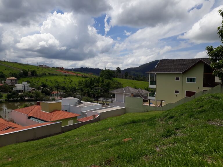 Lotes a partir de R$180.000 em Condomínio