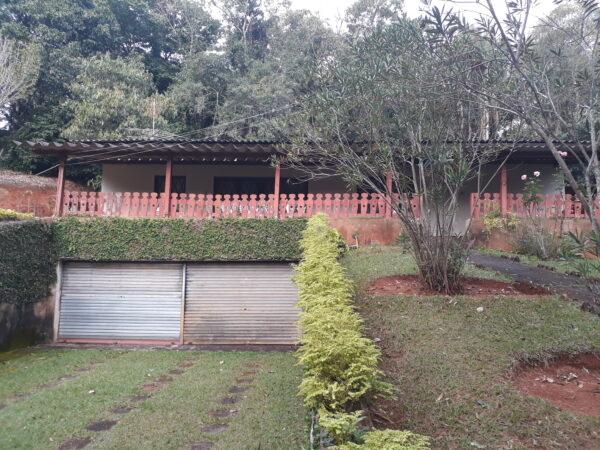 Chácara de 2500 m², em Águas de Lindóia