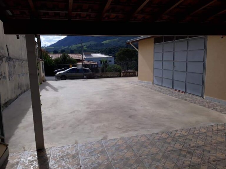 Três casas no mesmo terreno para investidor