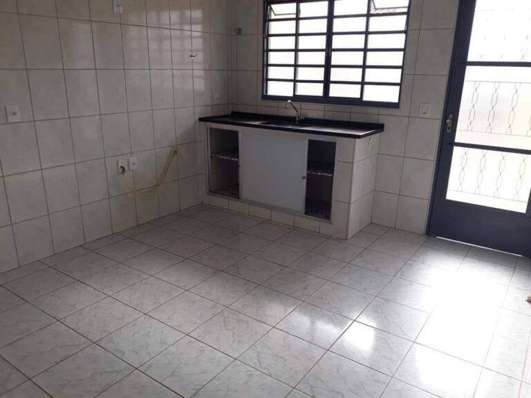 Três casas no mesmo terreno para investidor