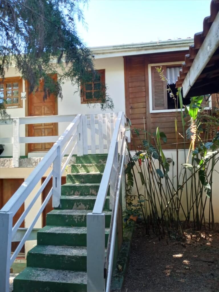 Vende-se Excelente casa em condomínio fechado
