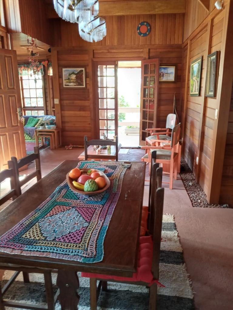 Vende-se Excelente casa em condomínio fechado