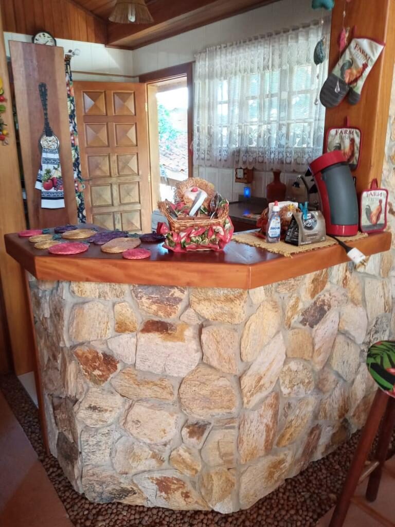 Vende-se Excelente casa em condomínio fechado