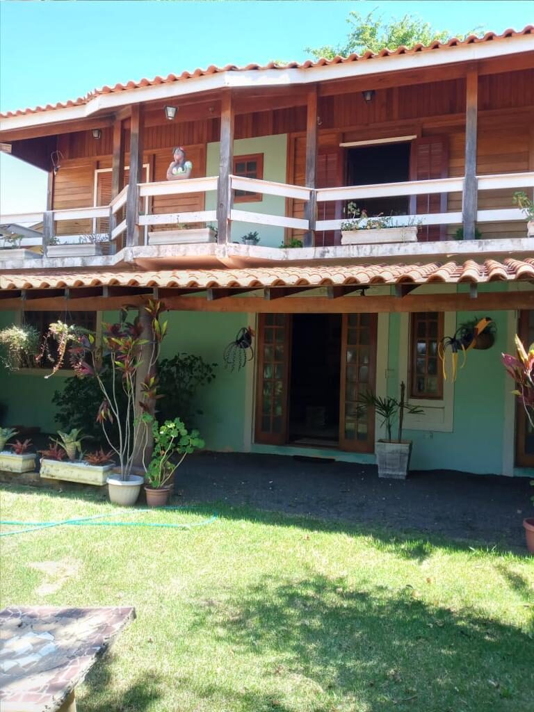 Vende-se Excelente casa em condomínio fechado
