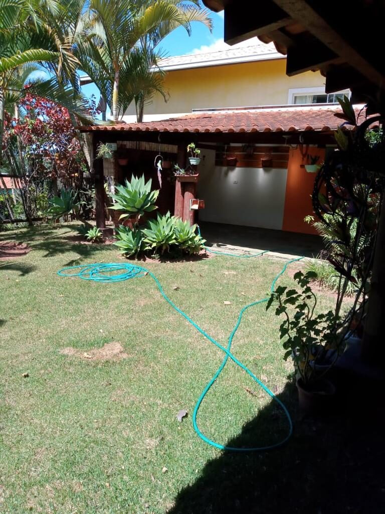 Vende-se Excelente casa em condomínio fechado