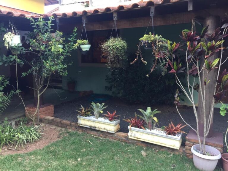 Vende-se Excelente casa em condomínio fechado