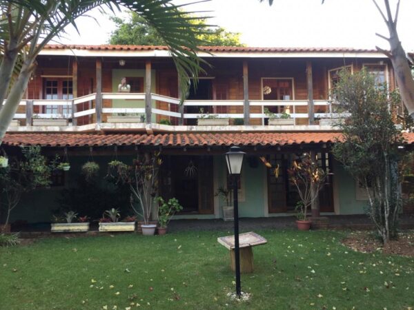 Vende-se Excelente casa em condomínio fechado