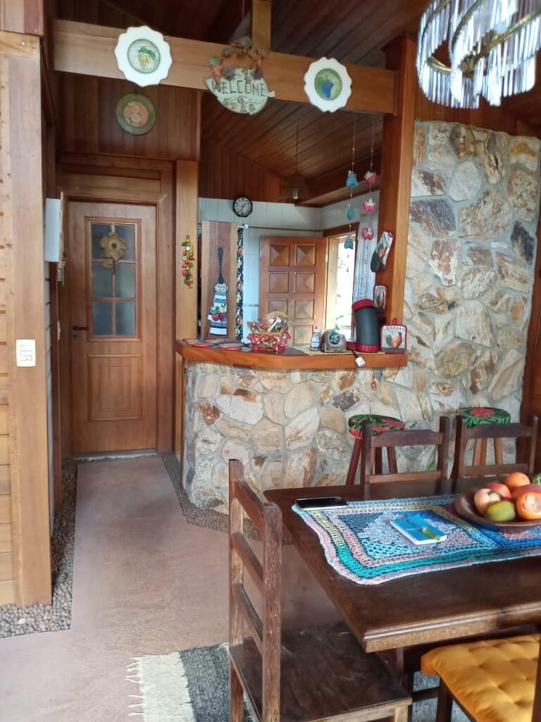 Vende-se Excelente casa em condomínio fechado