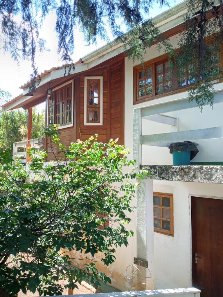 Vende-se Excelente casa em condomínio fechado