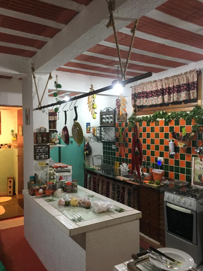 Vende-se Excelente casa em condomínio fechado