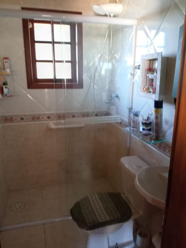 Vende-se Excelente casa em condomínio fechado