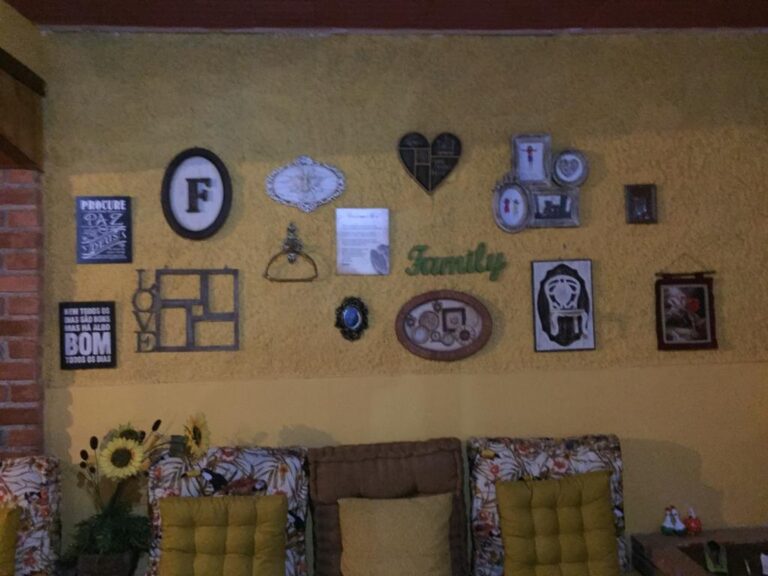 Vende-se Excelente casa em condomínio fechado