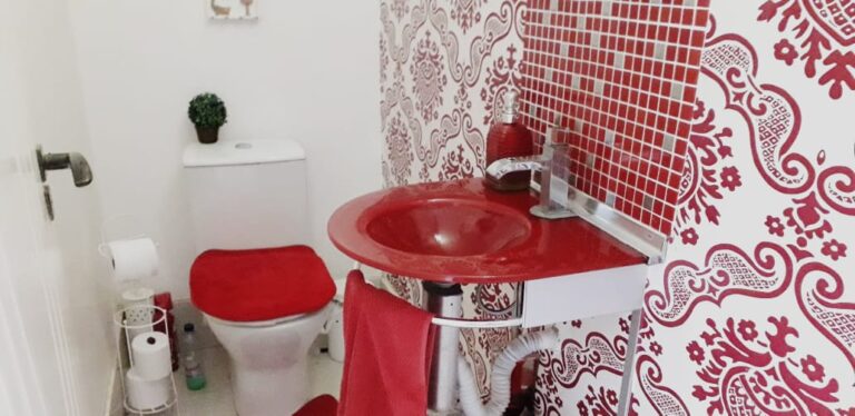 Excelente sobrado em Cond. Fechado na cidade de Águas de Lindóia