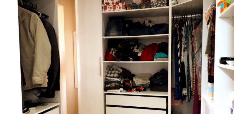 Excelente sobrado em Cond. Fechado na cidade de Águas de Lindóia