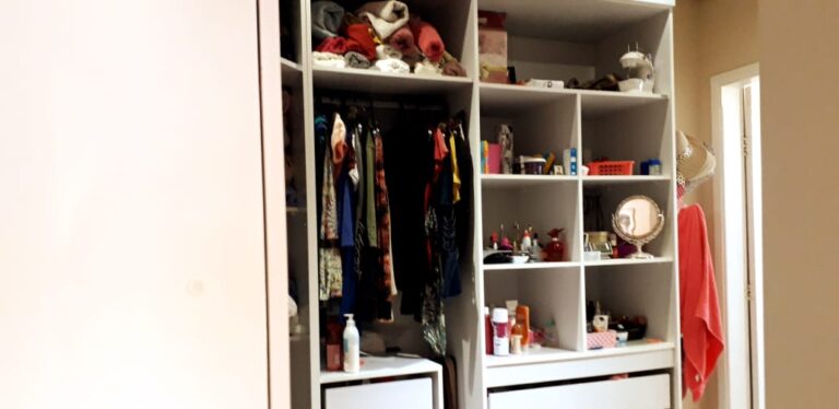 Excelente sobrado em Cond. Fechado na cidade de Águas de Lindóia