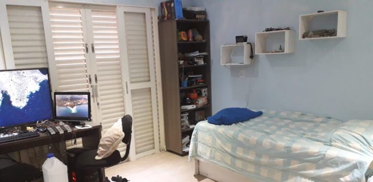 Excelente sobrado em Cond. Fechado na cidade de Águas de Lindóia