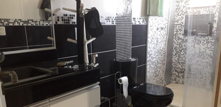 Excelente sobrado em Cond. Fechado na cidade de Águas de Lindóia