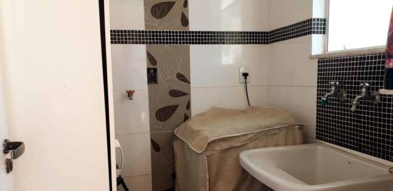 Excelente sobrado em Cond. Fechado na cidade de Águas de Lindóia