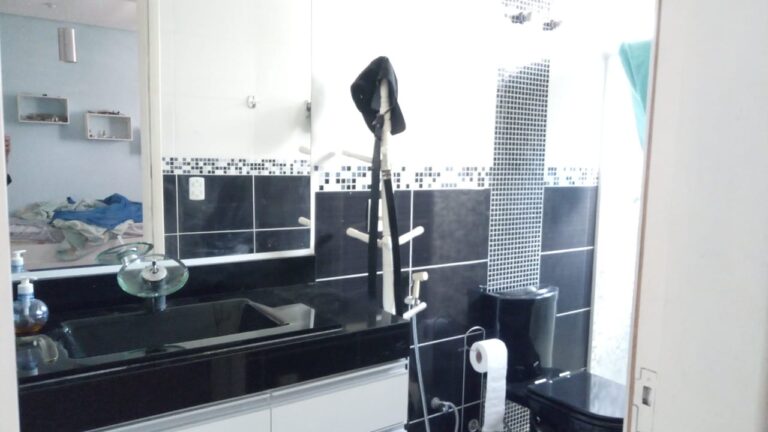 Excelente sobrado em Cond. Fechado na cidade de Águas de Lindóia