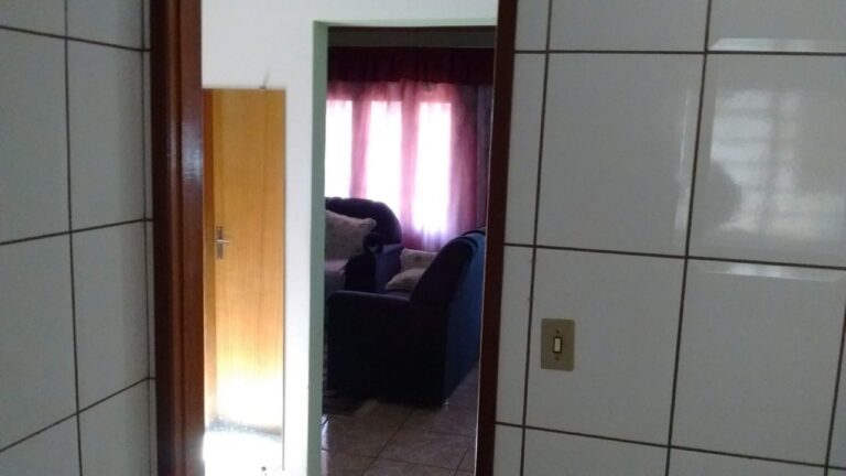 Excelente casa ao lado de Condomínio Fechado