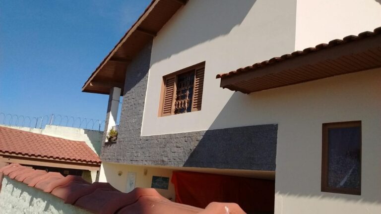 Excelente casa ao lado de Condomínio Fechado