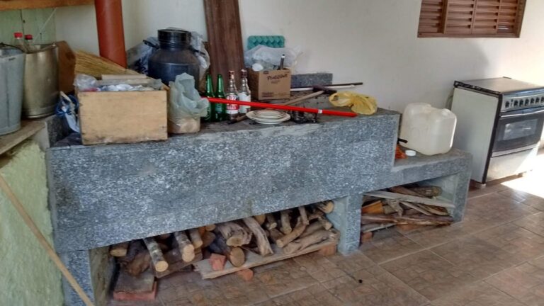 Excelente casa ao lado de Condomínio Fechado