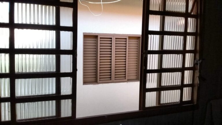 Excelente casa ao lado de Condomínio Fechado