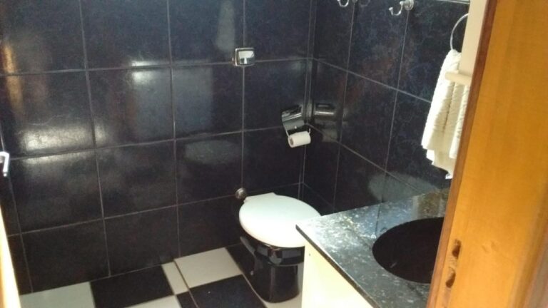 Excelente casa ao lado de Condomínio Fechado