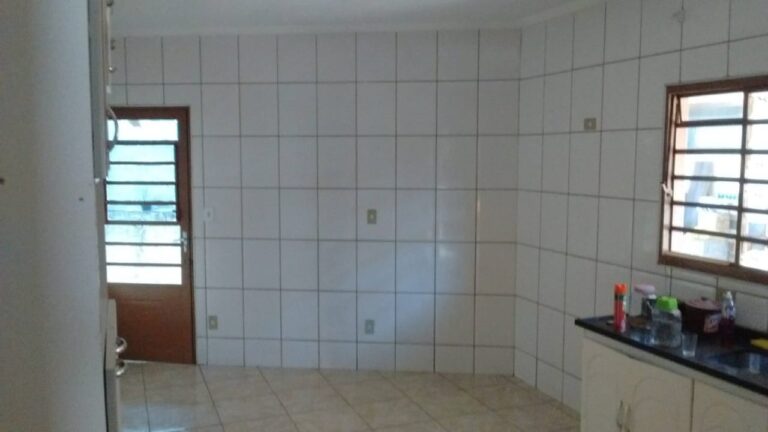 Excelente casa ao lado de Condomínio Fechado