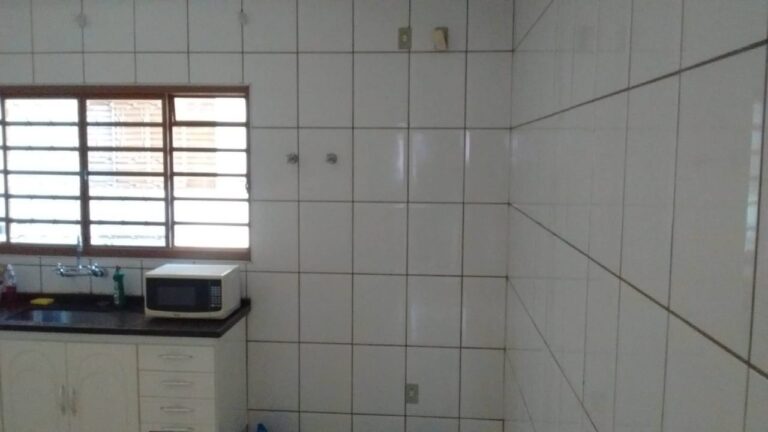 Excelente casa ao lado de Condomínio Fechado