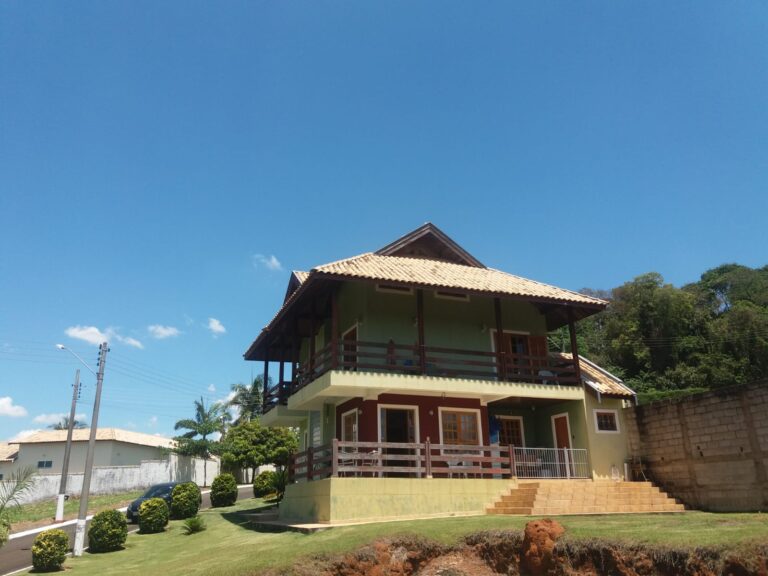 Linda Casa em Cond. Fechado Linda Casa em Cond. Fechado