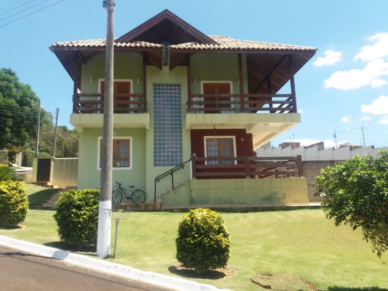 Linda Casa em Cond. Fechado Linda Casa em Cond. Fechado