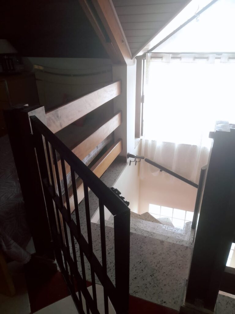Linda Casa em Cond. Fechado Linda Casa em Cond. Fechado