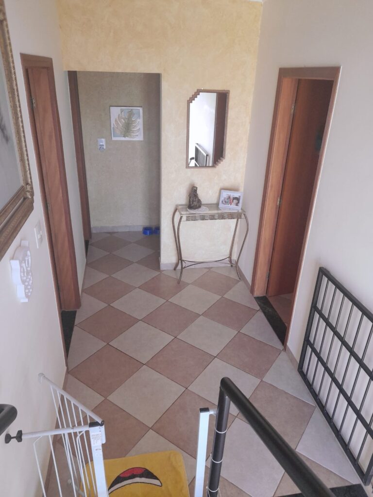 Linda Casa em Cond. Fechado Linda Casa em Cond. Fechado