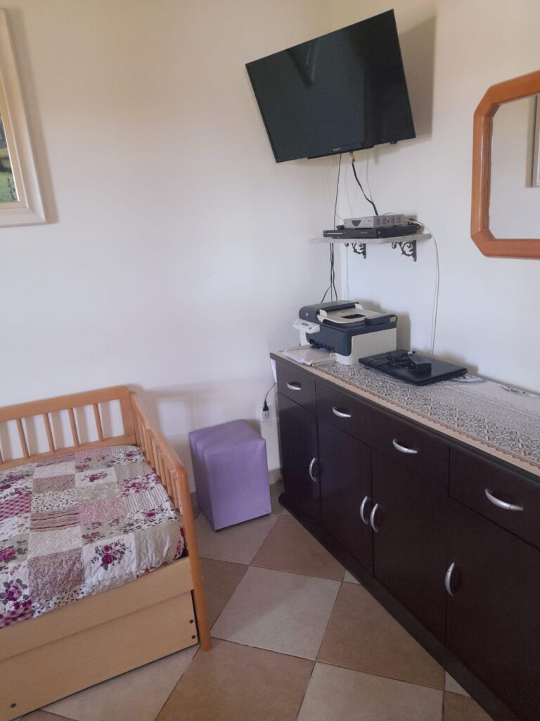 Linda Casa em Cond. Fechado Linda Casa em Cond. Fechado