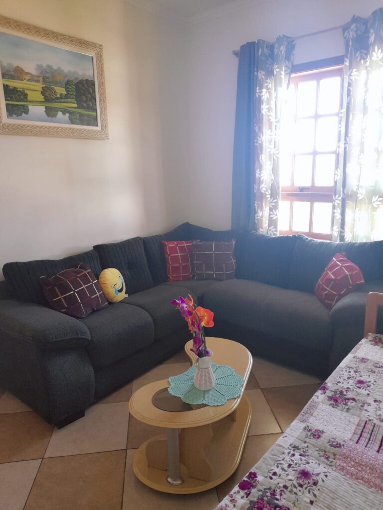 Linda Casa em Cond. Fechado Linda Casa em Cond. Fechado
