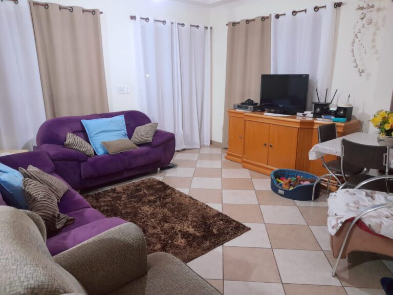 Linda Casa em Cond. Fechado Linda Casa em Cond. Fechado