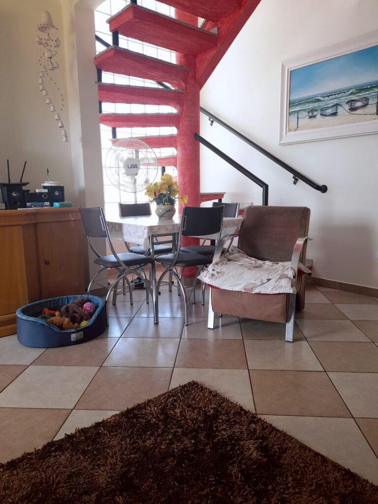 Linda Casa em Cond. Fechado Linda Casa em Cond. Fechado
