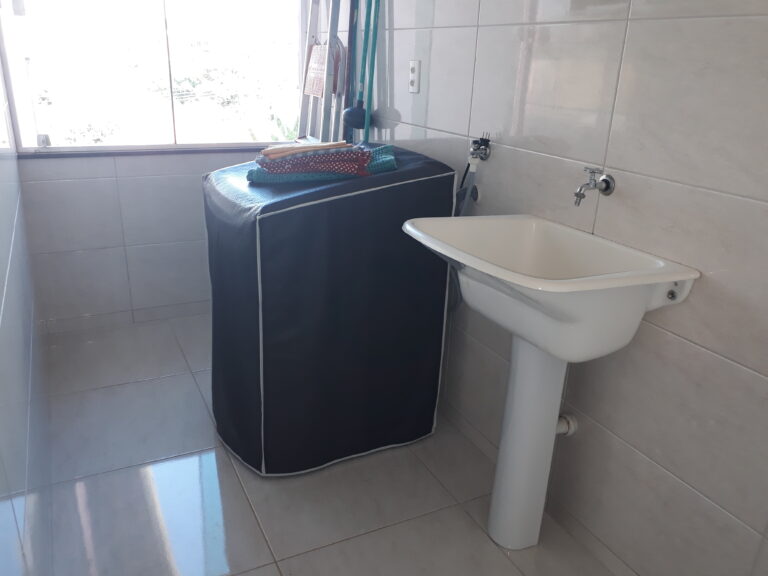 Ótima Casa em Condomínio Fechado Ótima Casa em Condomínio Fechado