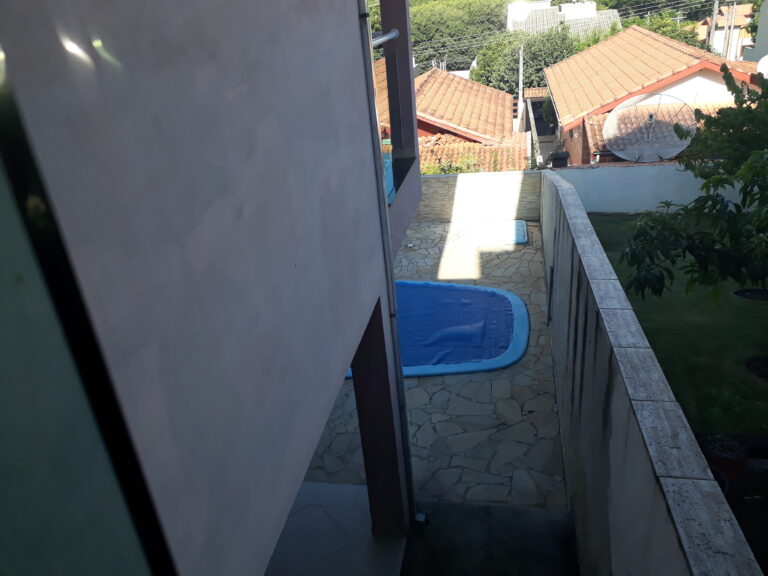 Ótima Casa em Condomínio Fechado Ótima Casa em Condomínio Fechado