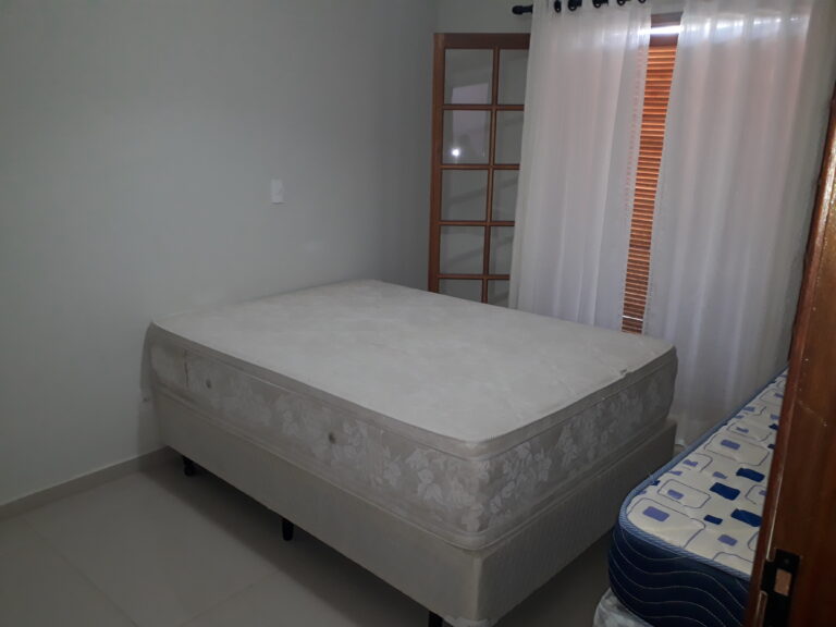 Ótima Casa em Condomínio Fechado Ótima Casa em Condomínio Fechado