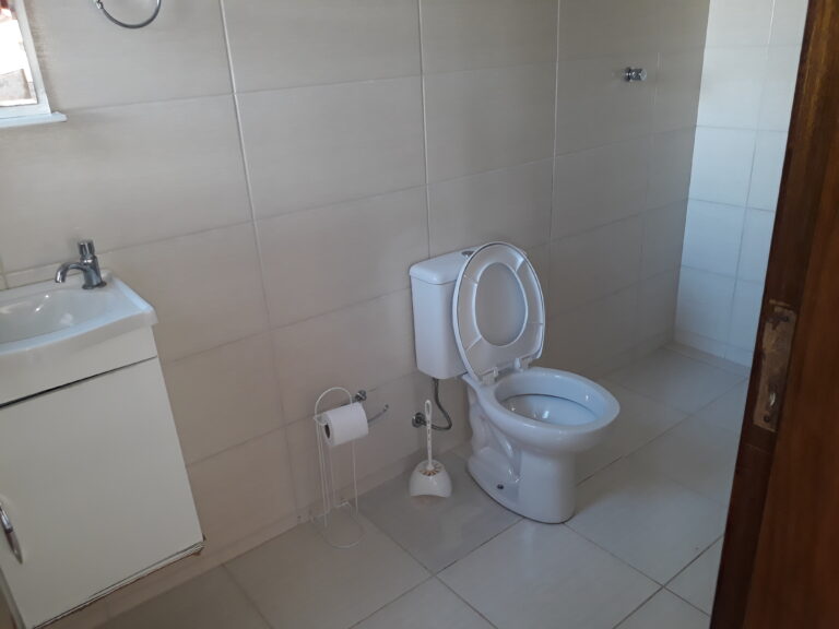 Ótima Casa em Condomínio Fechado Ótima Casa em Condomínio Fechado