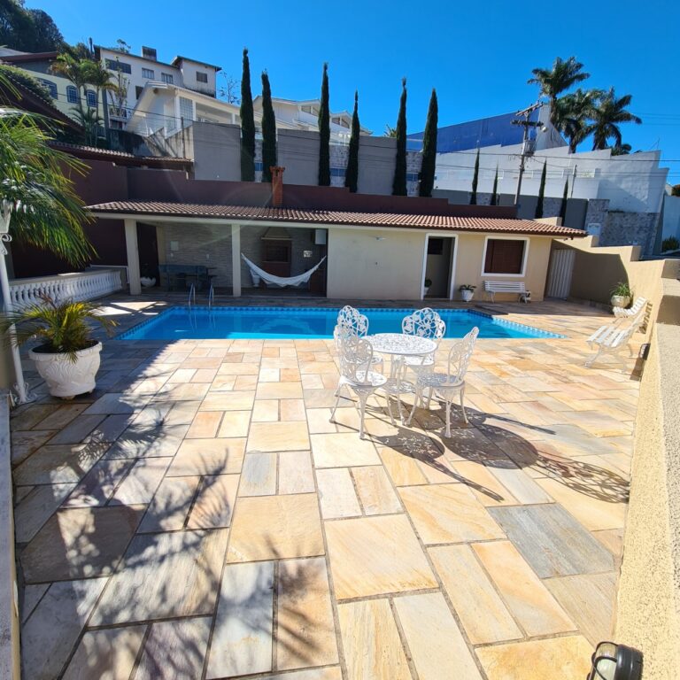 Belíssima casa no Jardim Mirante