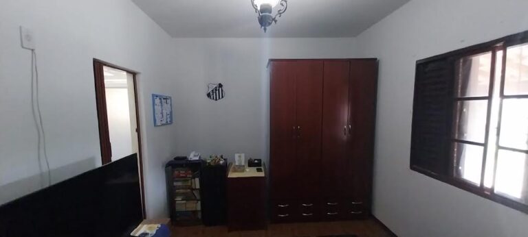 Vende-se casa no bairro assumpção
