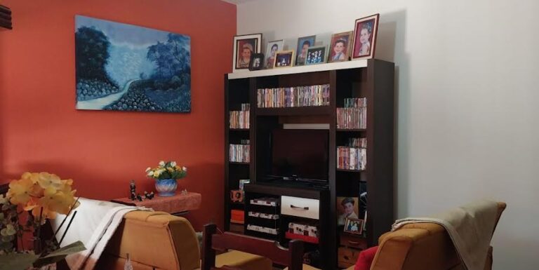 Vende-se casa no bairro assumpção