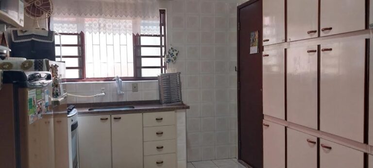 Vende-se casa no bairro assumpção