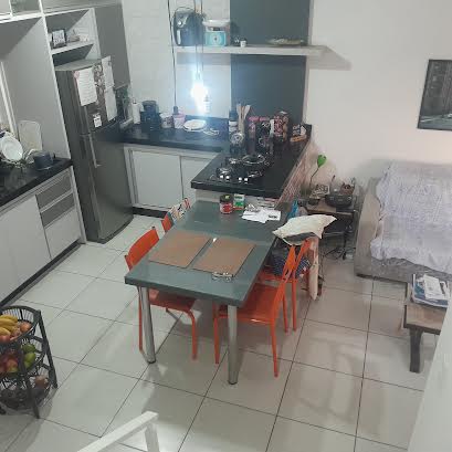 VENDE-SE BELÍSSIMA CASA