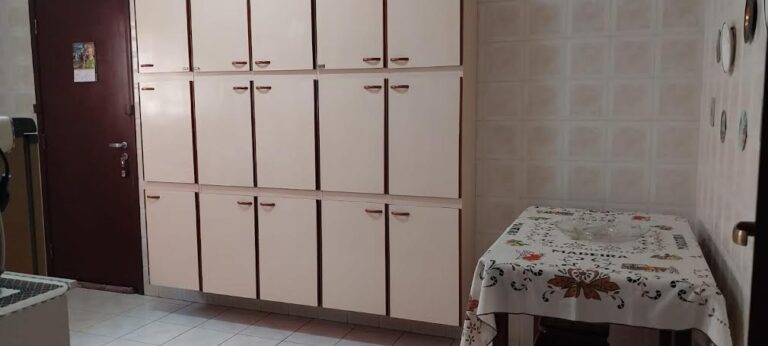 Vende-se casa no bairro assumpção