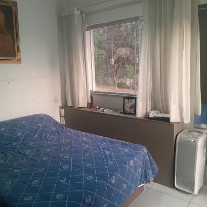 VENDE-SE BELÍSSIMA CASA