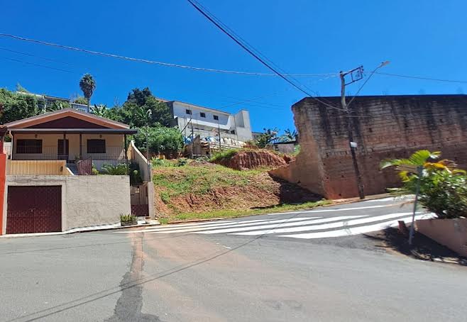 Vende-se casa no bairro assumpção